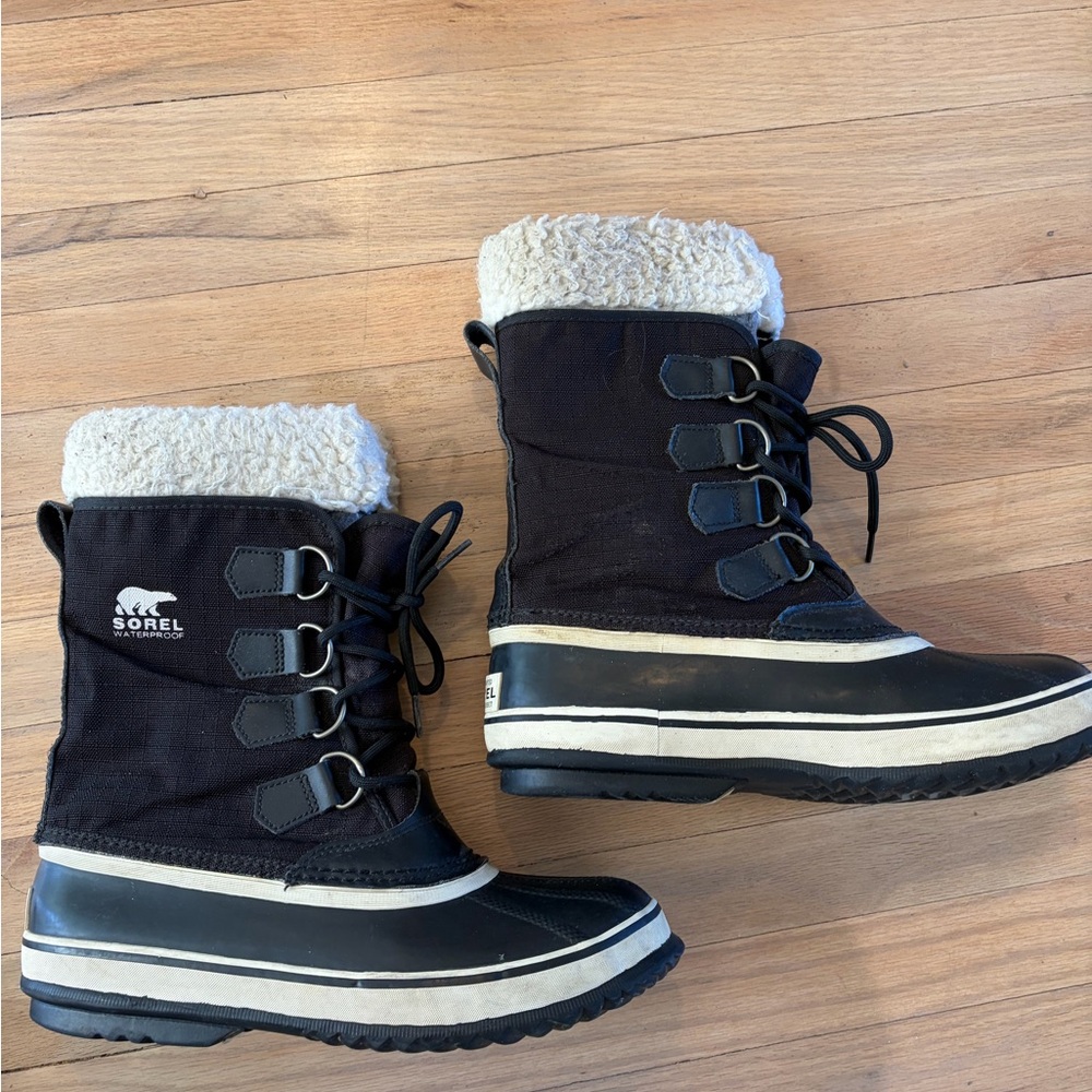 Sorel Black and Cream Snow BootsSorel Winter snow waterproof Boots 8 Black